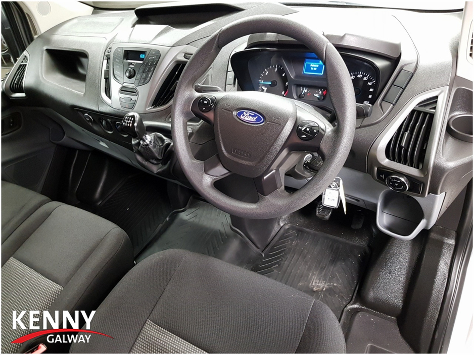 2018 Ford Transit Custom - image 2