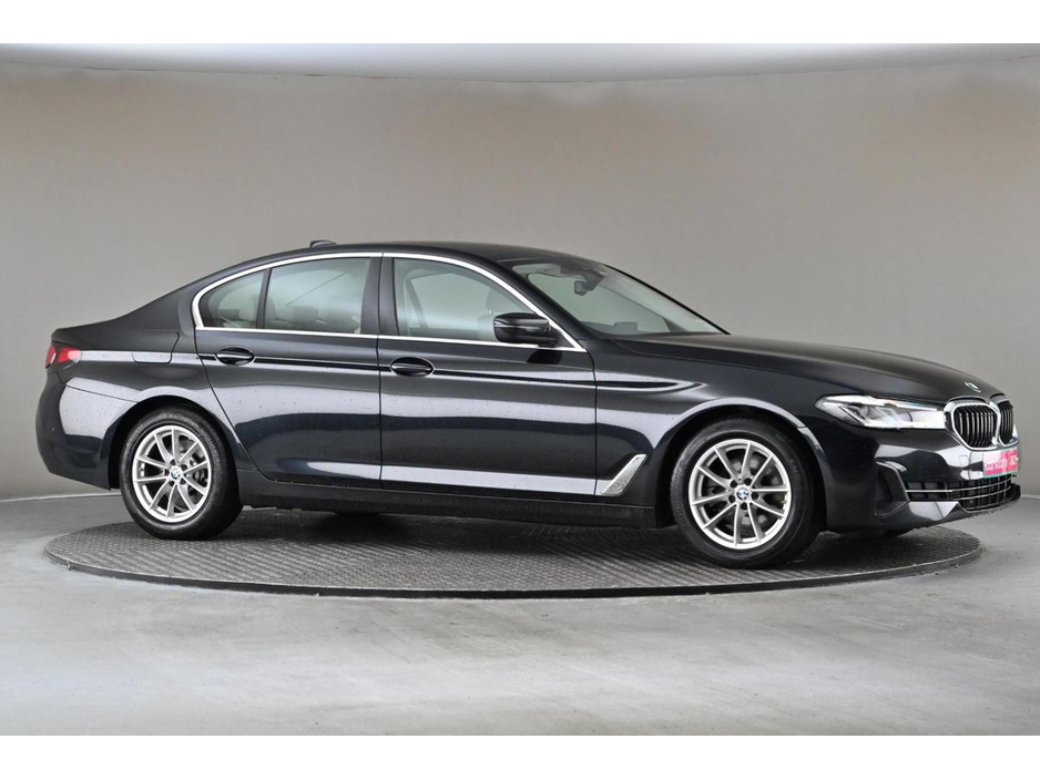 2021 BMW 5 Series - image 12