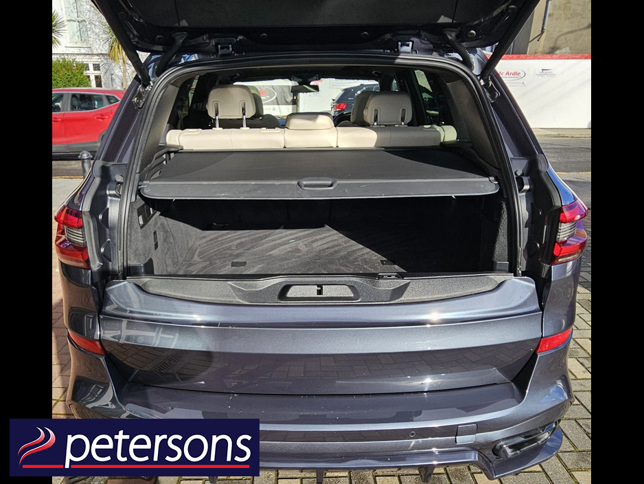 2021 BMW X5 - image 8