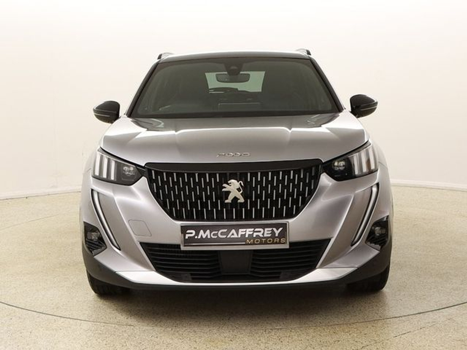 2021 Peugeot 2008 - image 2