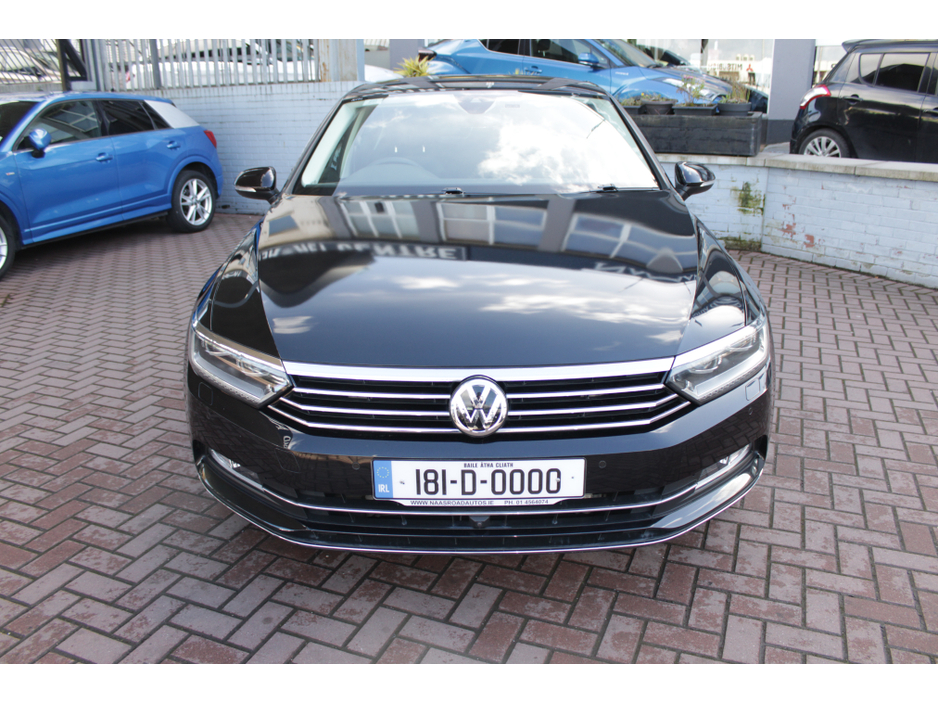 2018 Volkswagen Passat - image 9