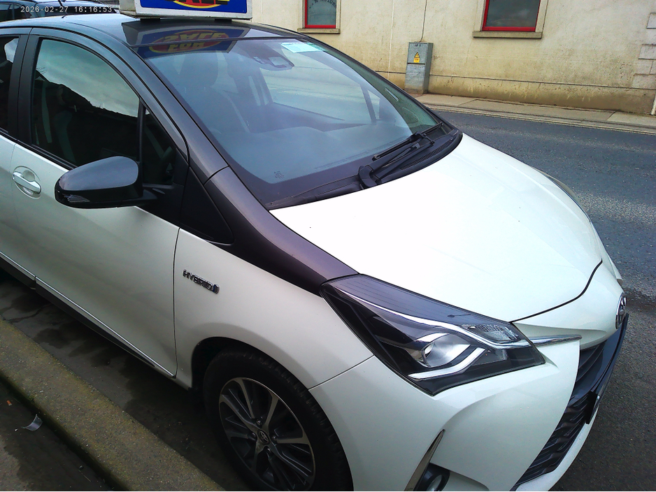 2019 Toyota Yaris - image 3