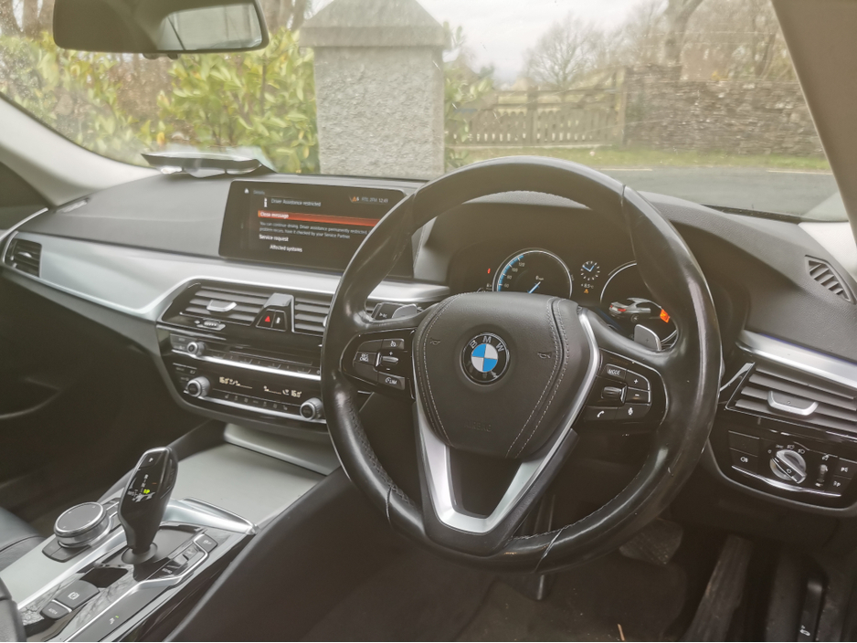 2018 BMW 5 Series - image 10