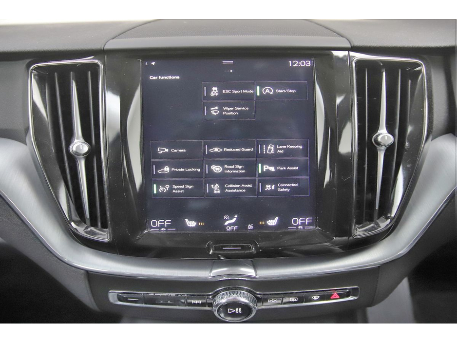 2018 Volvo XC60 - image 16