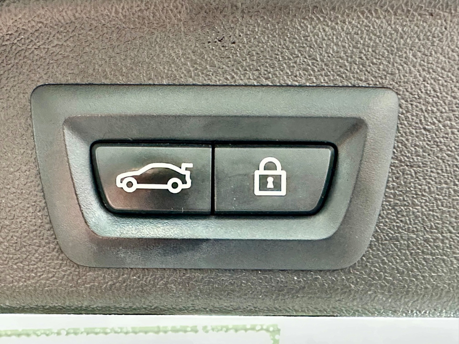 2021 BMW X5 - image 16