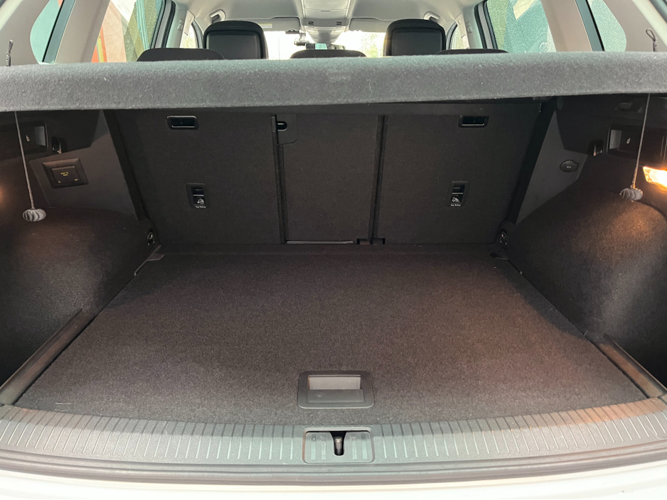 2018 Volkswagen Tiguan - image 8