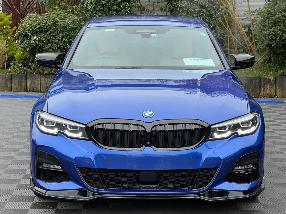 2022 BMW 3 Series - image 15