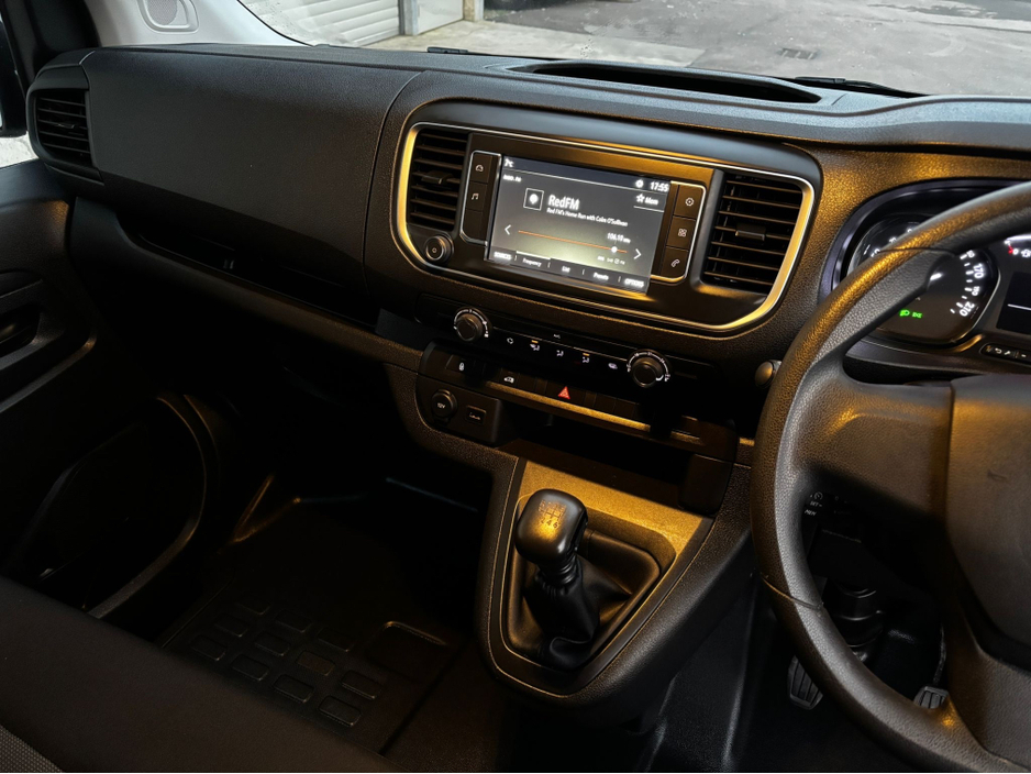 2024 Opel Vivaro - image 11