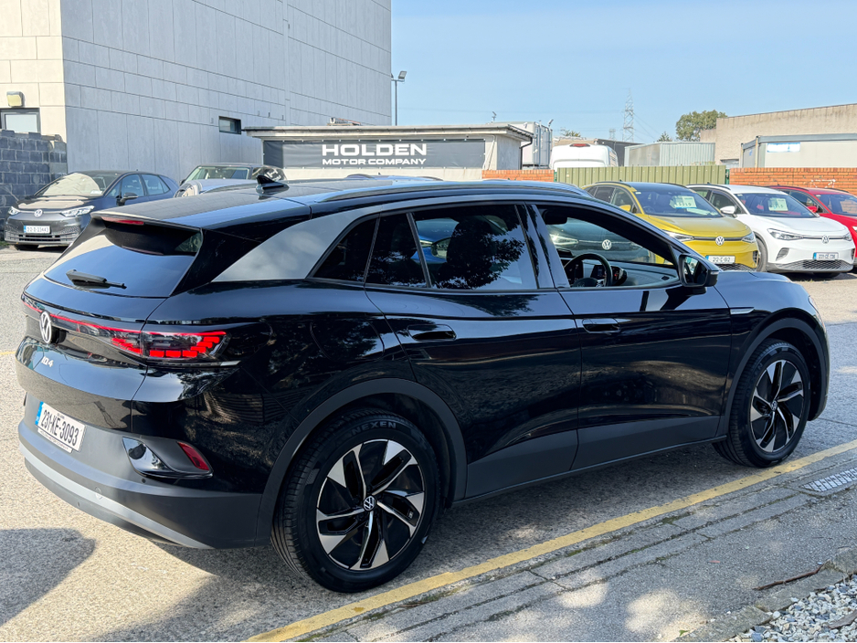 2023 Volkswagen ID.4 - image 8