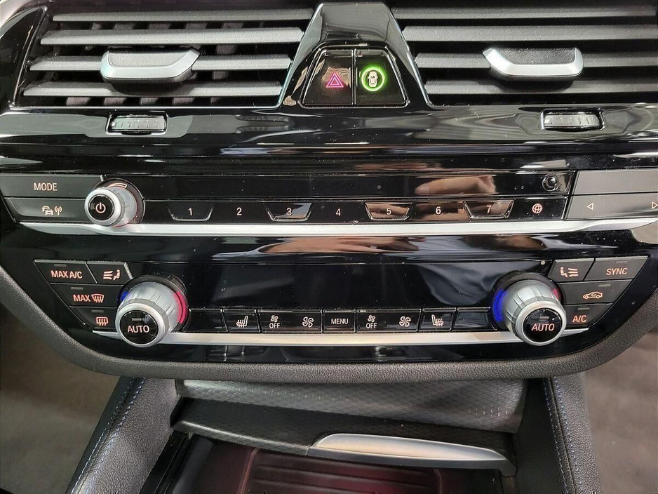 2023 BMW 5 Series - image 8