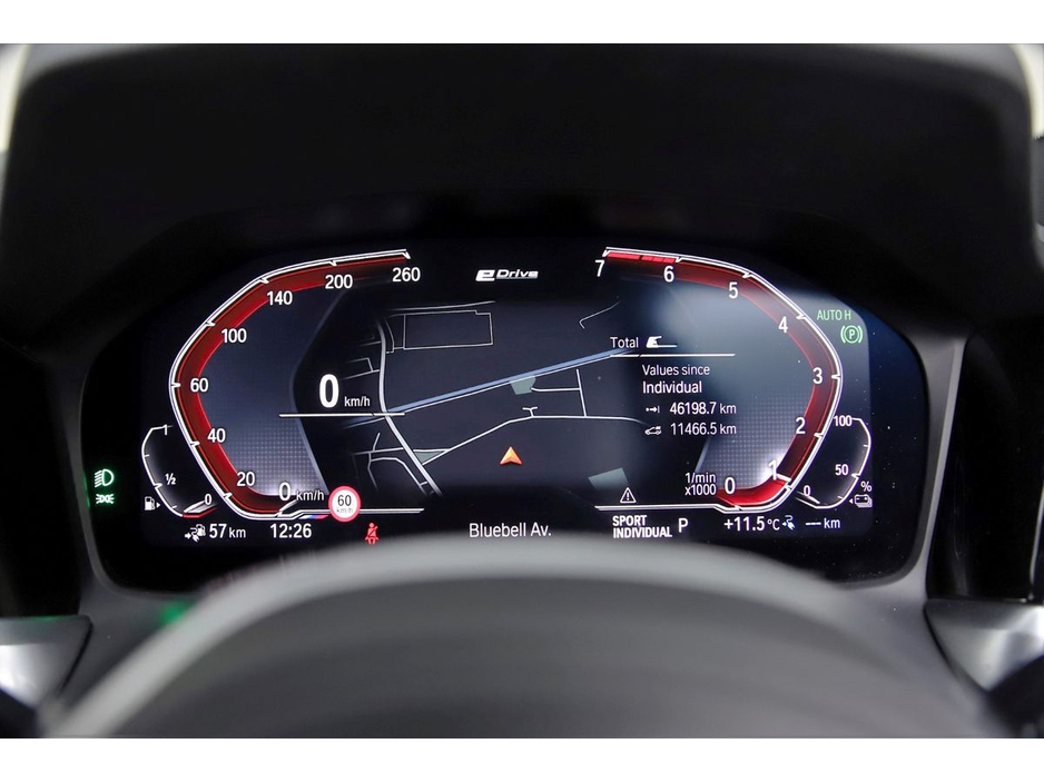 2021 BMW 3 Series - image 18