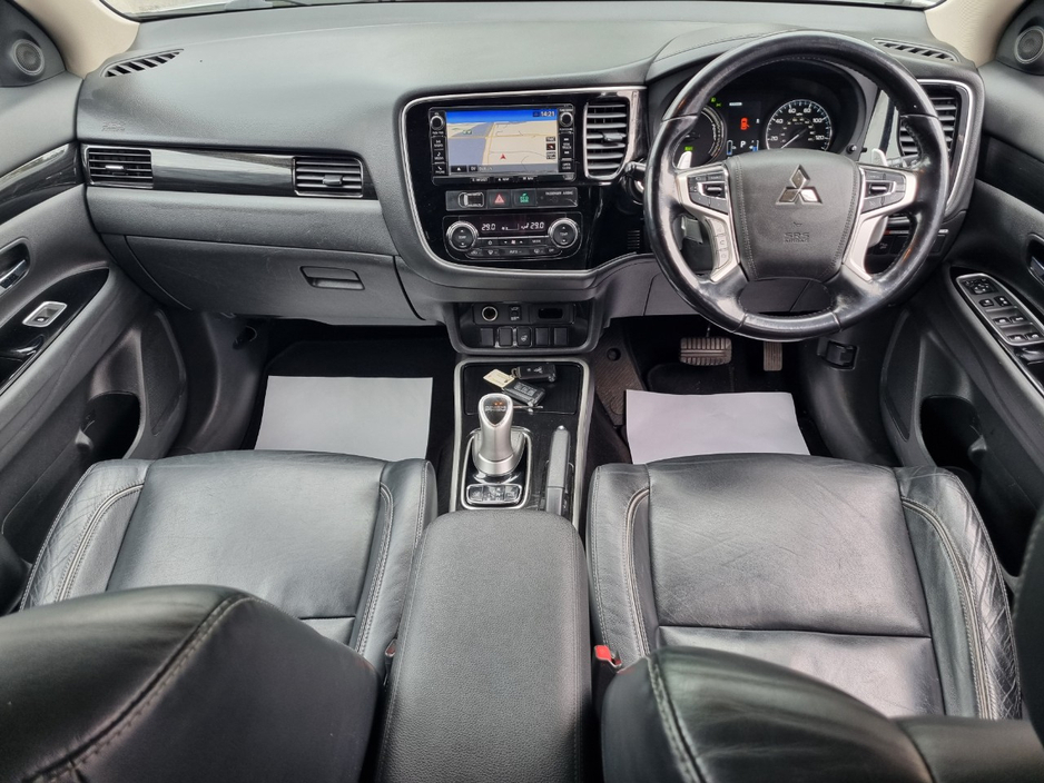 2016 Mitsubishi Outlander - image 16