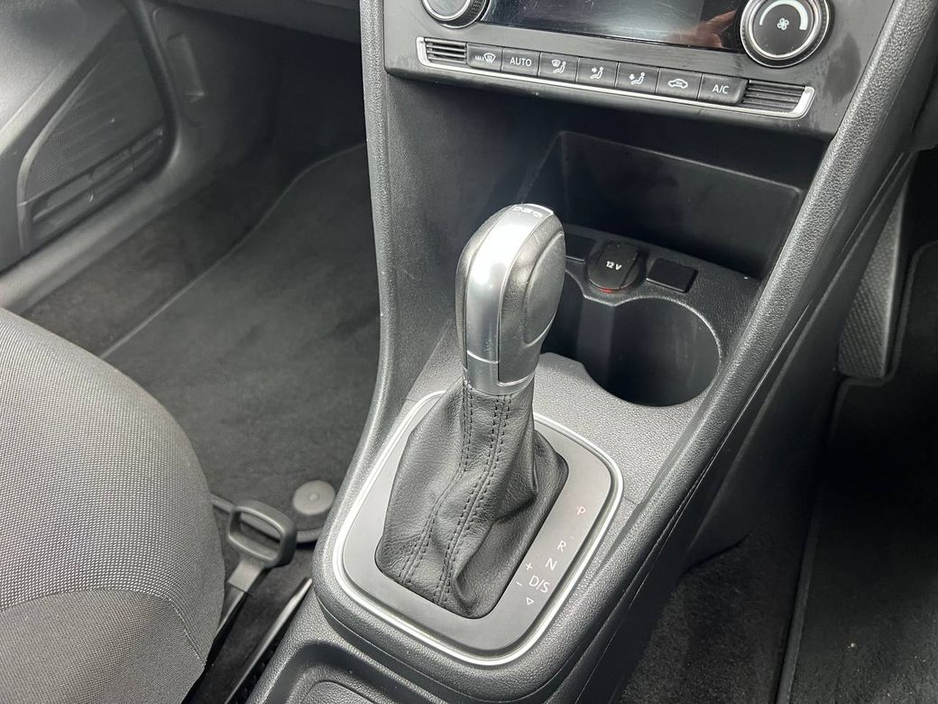 2016 Volkswagen Polo - image 11