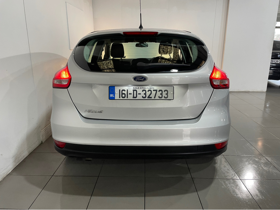 2016 Ford Focus - image 8