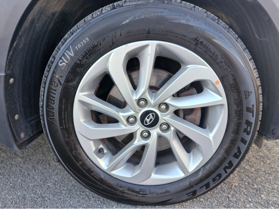 2016 Hyundai Tucson - image 30