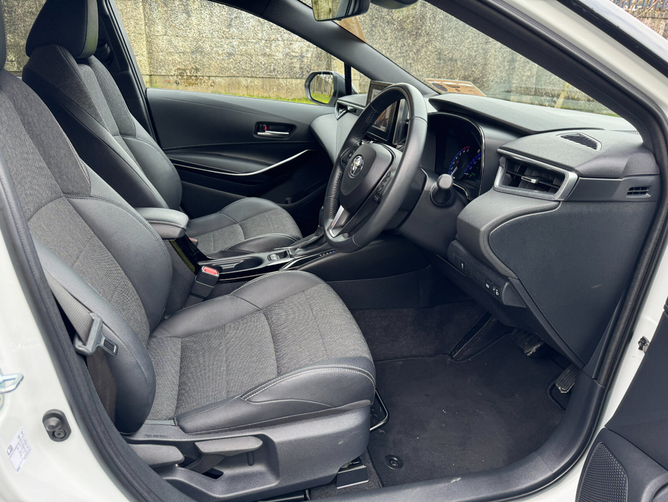 2022 Toyota Corolla 1.8 Hybrid Luna Sport Hatchback €26,950