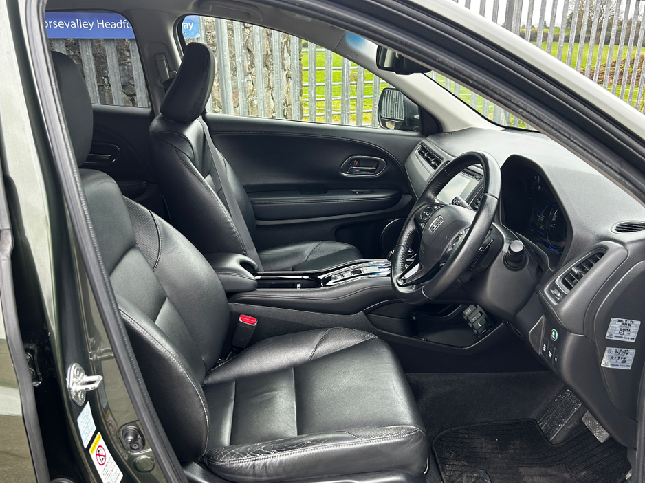 2017 Honda Vezel - image 13