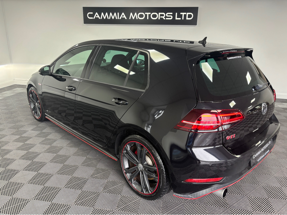 2018 Volkswagen Golf - image 3