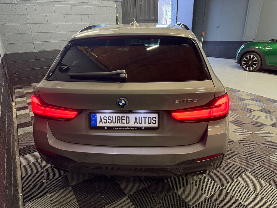 2022 BMW 5 Series - image 4