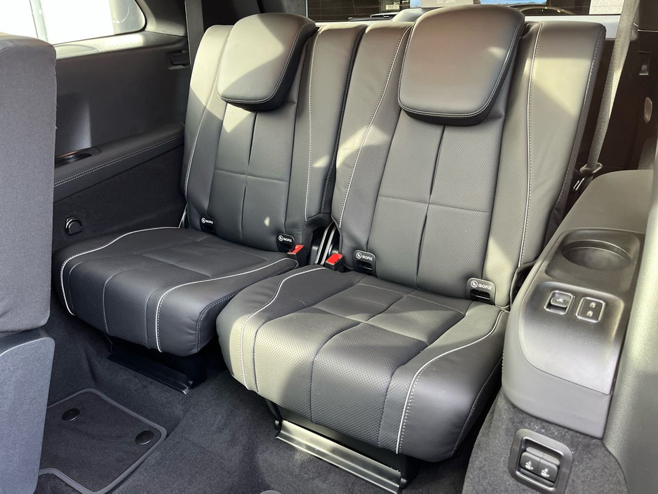 2026 Mercedes-Benz GLS - image 21