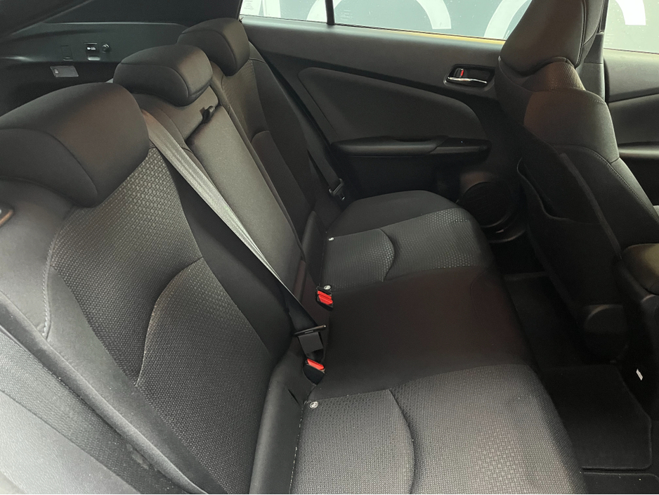 2022 Toyota Prius - image 12