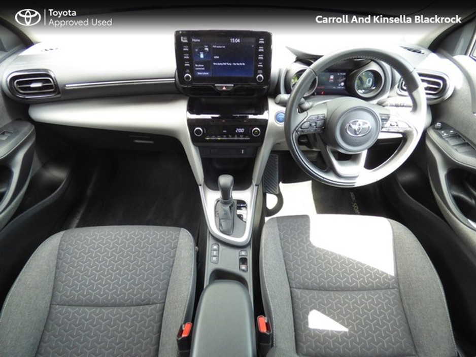 2025 Toyota Yaris Cross - image 8