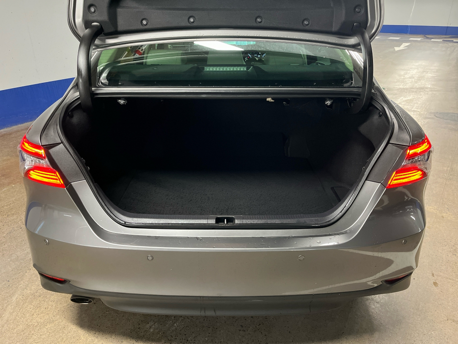 2023 Toyota Camry HYBRID PLATINUM AUTO // FULL LEATHER HEATED & COOLING ELECTRIC SEATS // BLUETOOTH // SAT-NAV // REAR CAMERA & PARK ASSIST // FULL WARRANTY €44,945