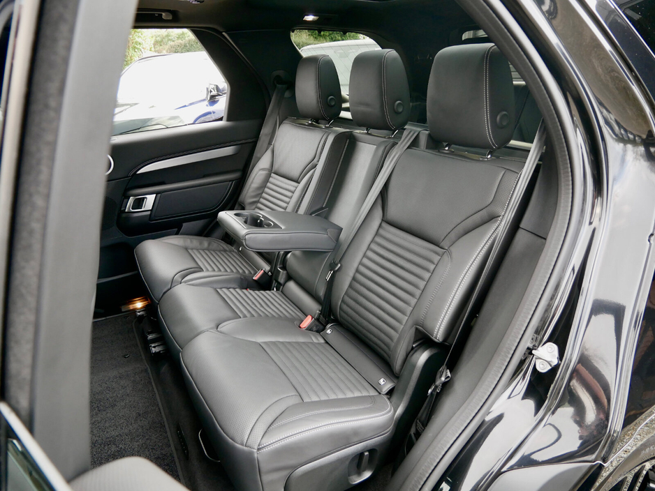 2025 Land Rover Discovery  €138,950