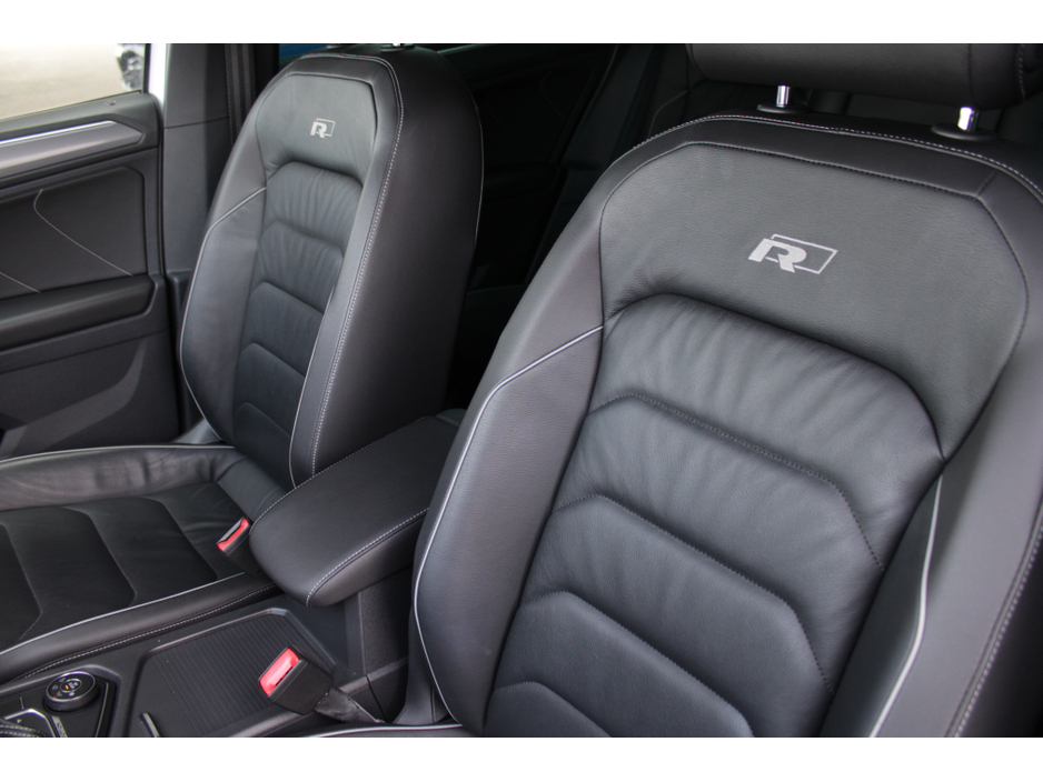 2018 Volkswagen Tiguan - image 28