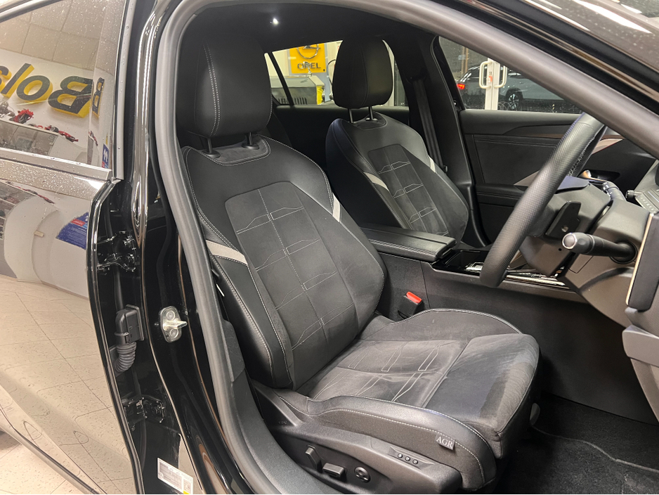 2024 Opel Astra - image 4