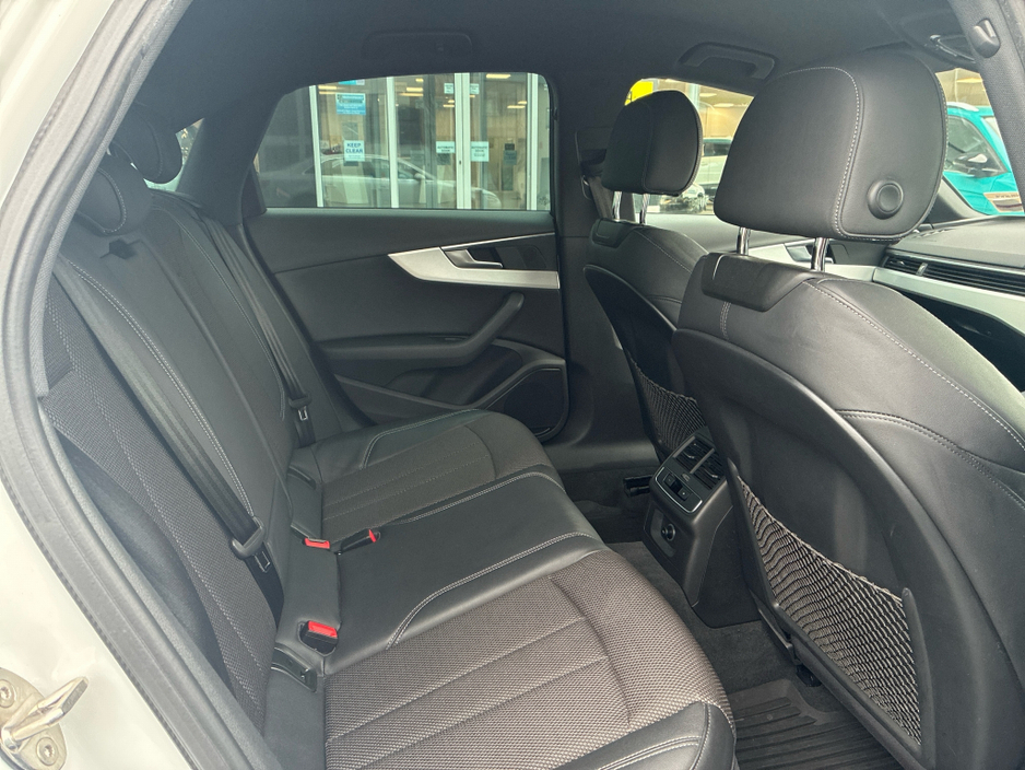 2017 Audi A4 - image 10