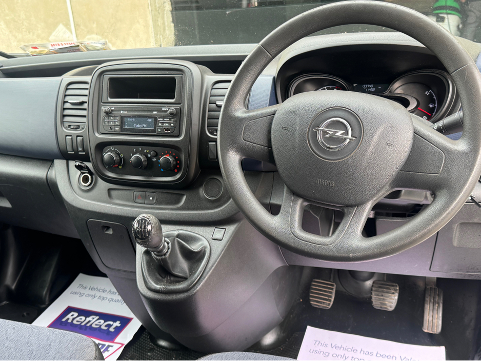 2019 Opel Vivaro - image 9