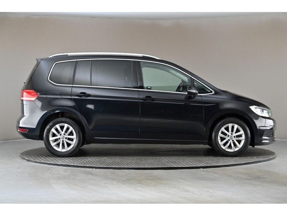 2018 Volkswagen Touran - image 11