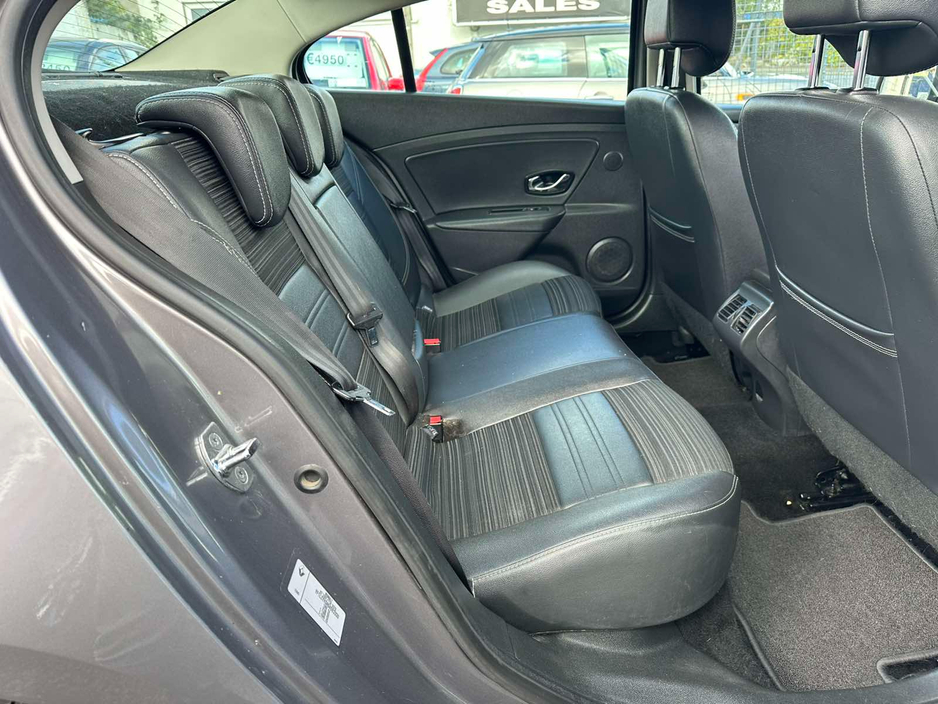 2017 Renault Fluence - image 10