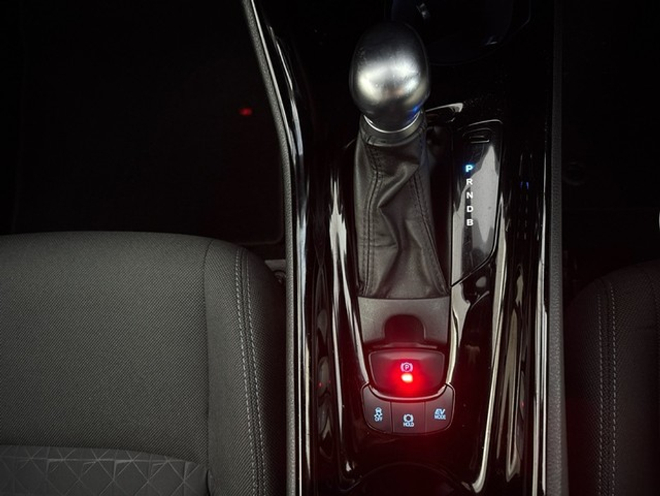 2020 Toyota C-HR - image 12