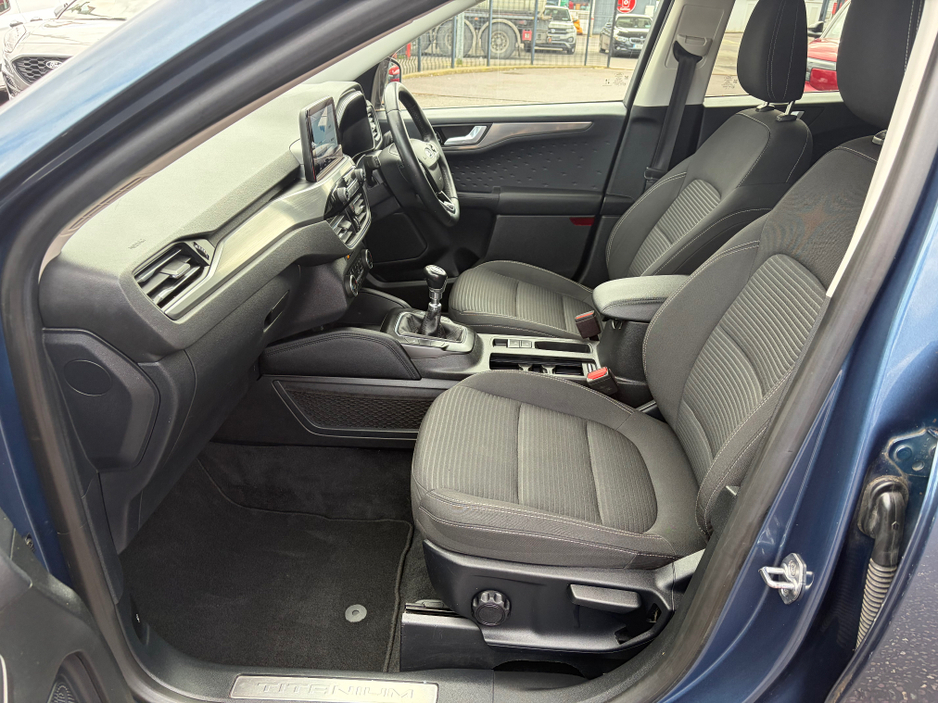 2020 Ford Kuga - image 9