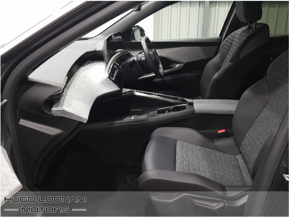 2025 Peugeot 5008 - image 10