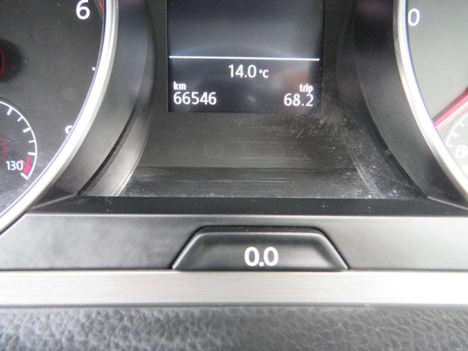 2015 Volkswagen Golf - image 4