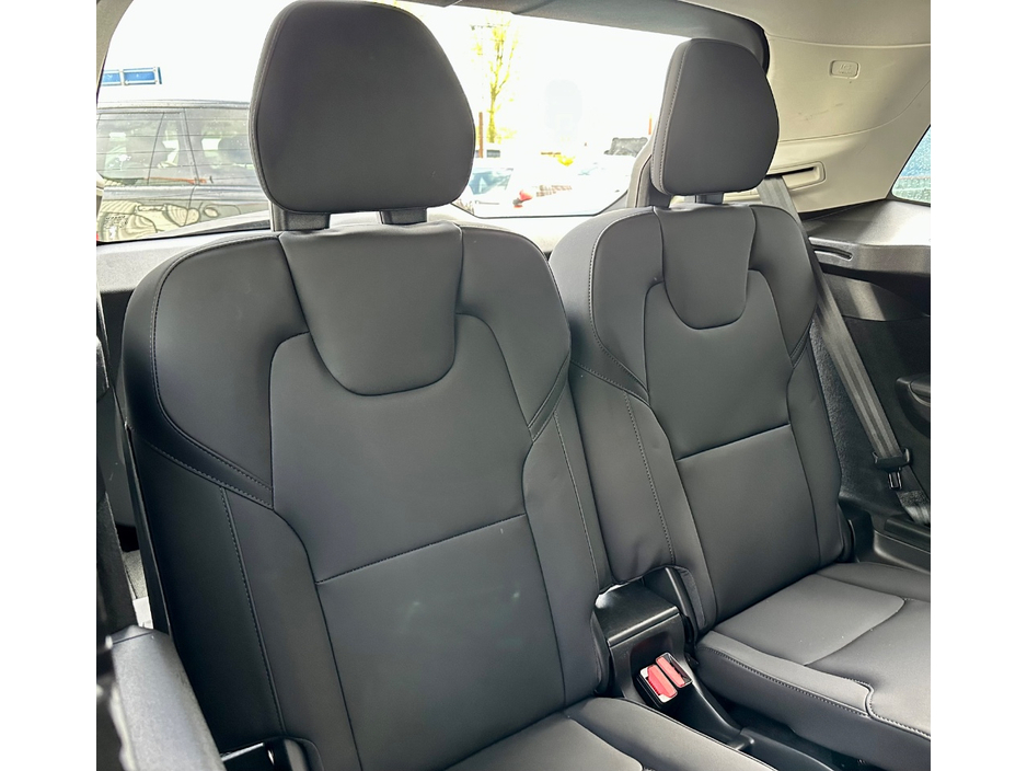 2025 Volvo XC90 - image 21