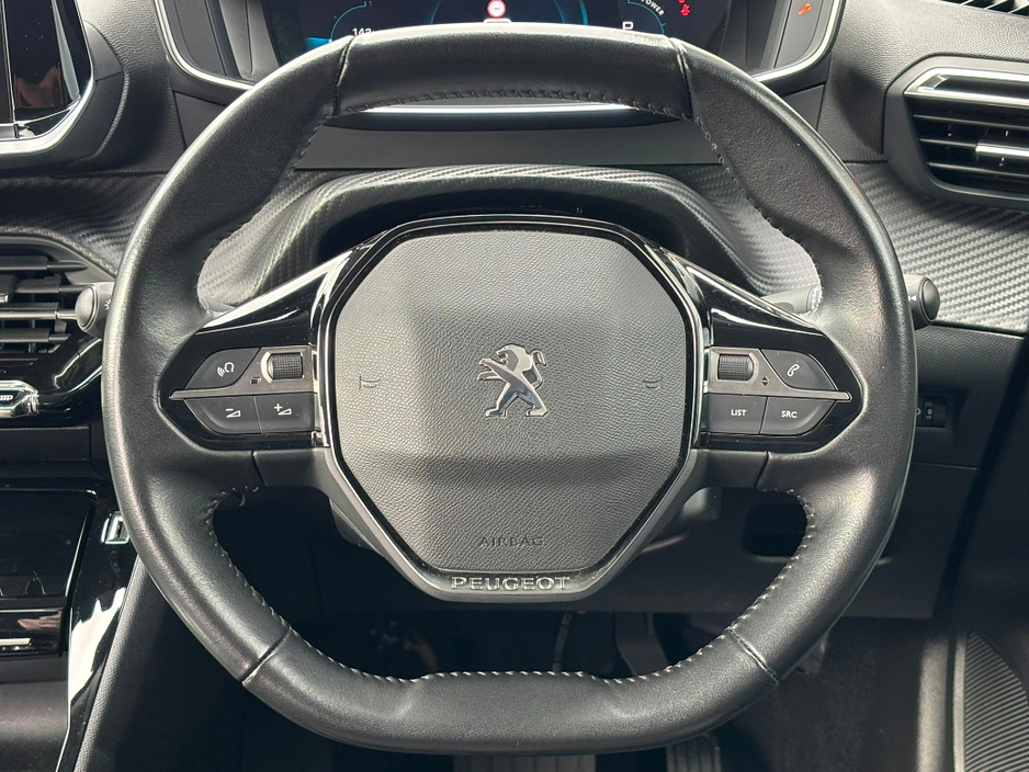 2021 Peugeot 2008 - image 11