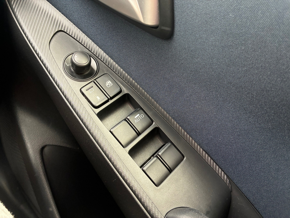 2016 Mazda Demio - image 9