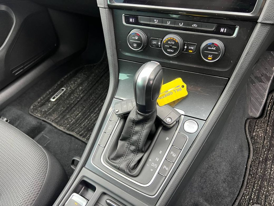 2020 Volkswagen Golf VARIANT 1.2 TSI * HUGE SPEC * // APPLE CARPLAY/ANDROID AUTO // 360 PARKING SENSORS // DIGITAL CLUSTER €19,950