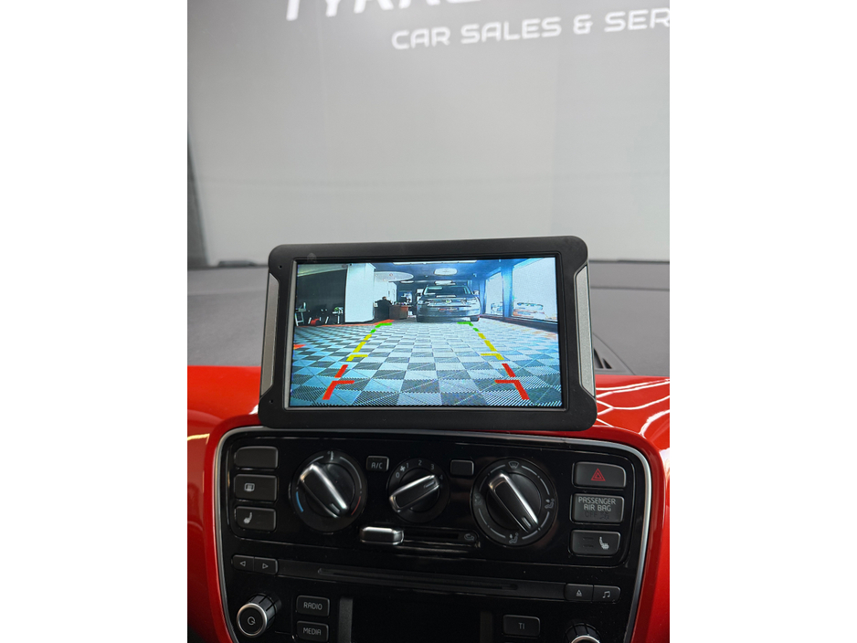 2014 Volkswagen up! - image 13