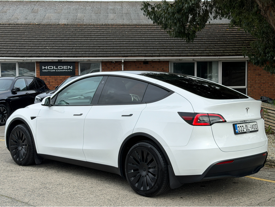 2022 Tesla Model Y - image 12