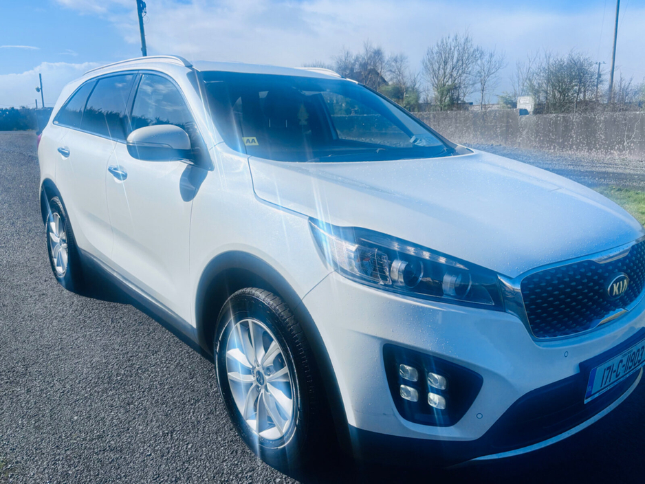 2017 Kia Sorento - image 5