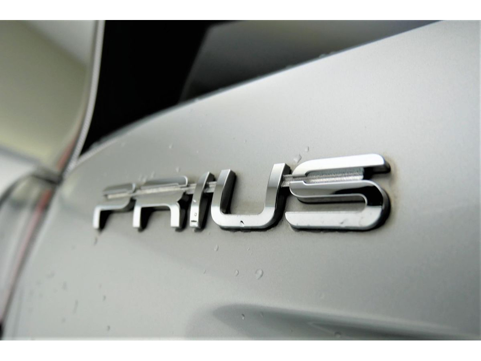 2017 Toyota Prius - image 20