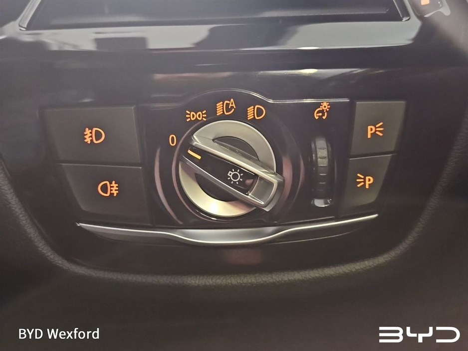 2019 BMW 5 Series - image 23