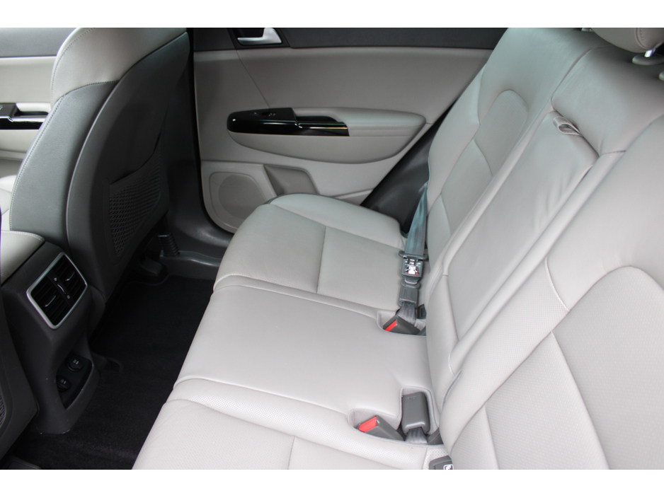 2018 Kia Sportage - image 22