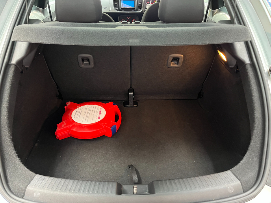 2015 Volkswagen Beetle - image 7