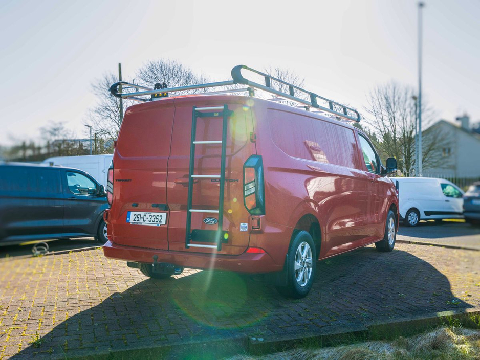 2025 Ford Transit Custom - image 11